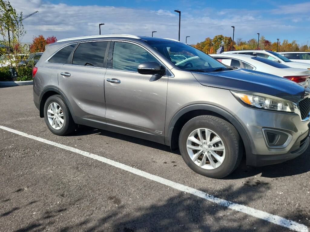 Used 2016 Kia Sorento LX Sport Utility