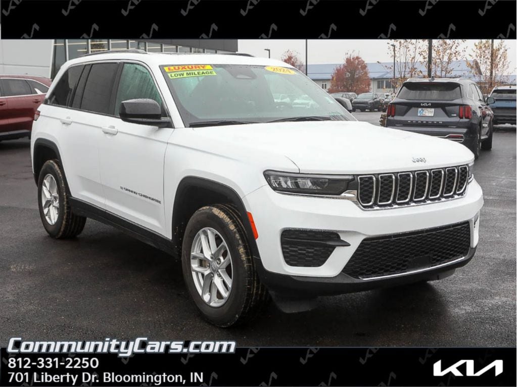 2024 Jeep Grand Cherokee Laredo's photo