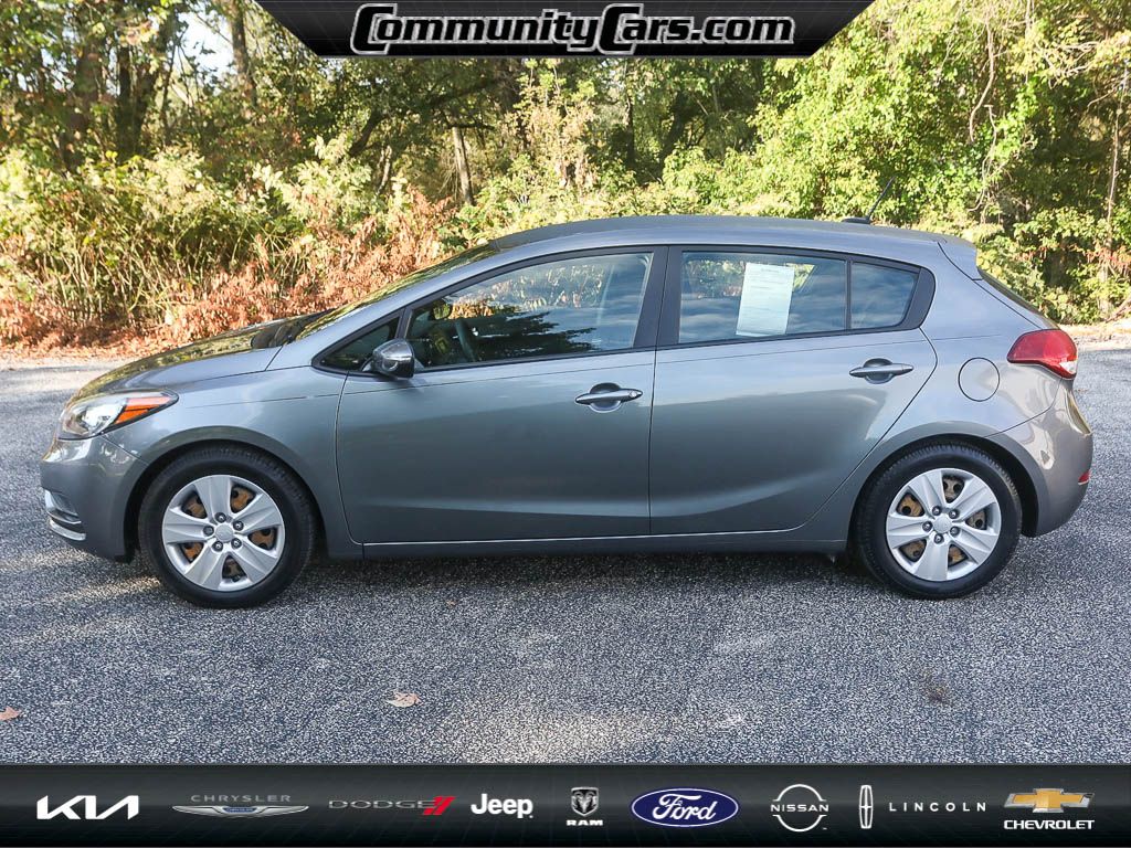 2016 Kia Forte LX photo 2