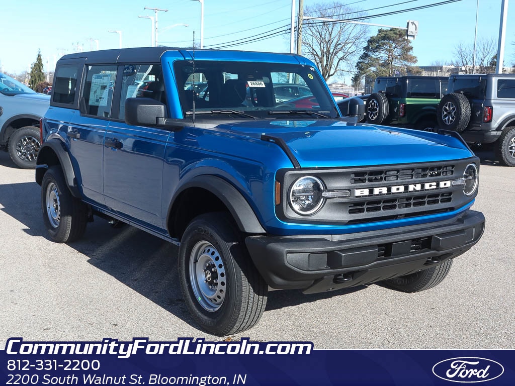2025 Ford Bronco 4-Door Base's photo