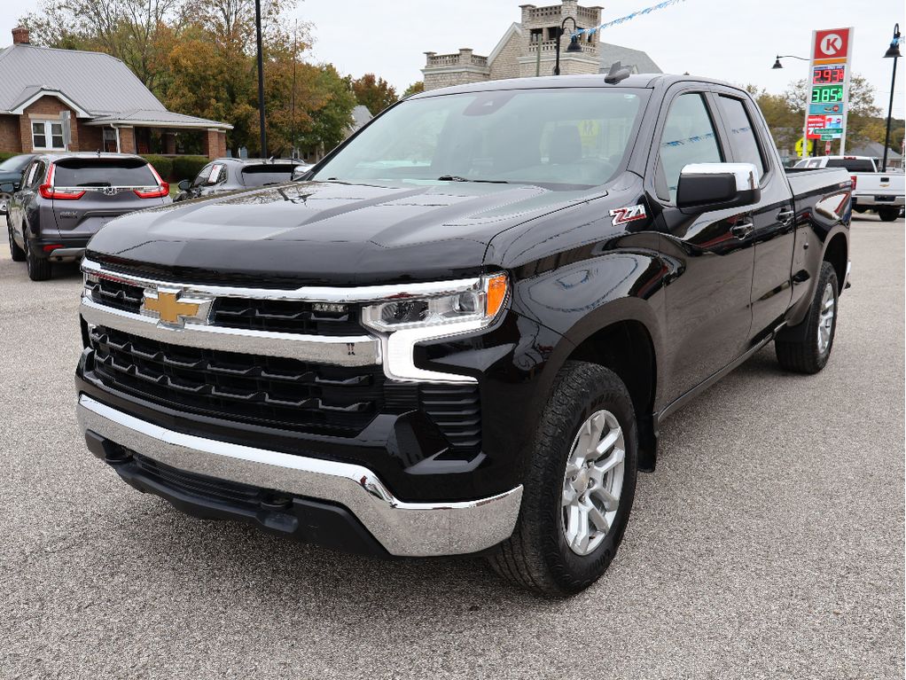 2022 Chevrolet Silverado 1500 LT photo 4