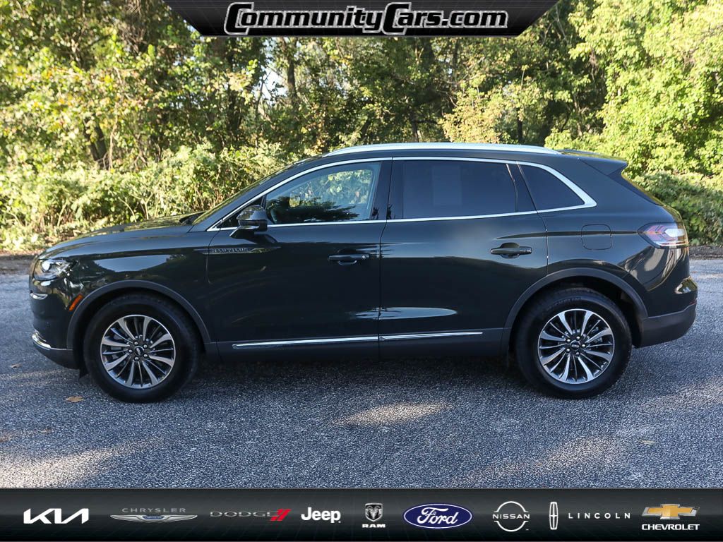 2023 Lincoln Nautilus Standard photo 3