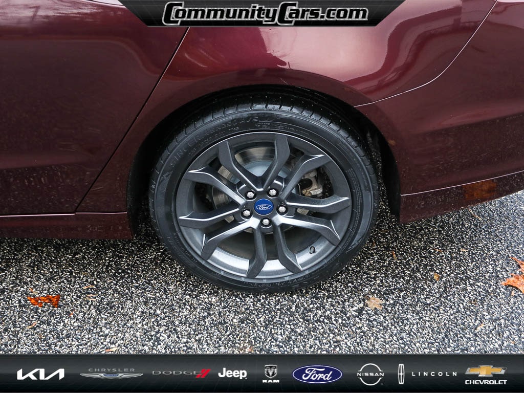 Used 2018 Ford Fusion SE Sedan