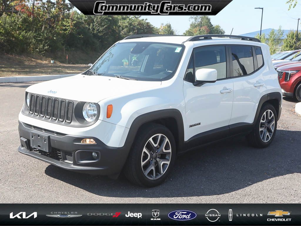 2016 Jeep Renegade Latitude photo 2