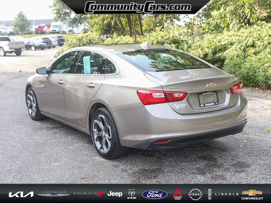 2024 Chevrolet Malibu 1LT photo 2