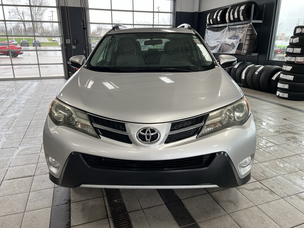 Used 2015 Toyota RAV4 XLE with VIN 2T3RFREV5FW251051 for sale in Bloomington, IN