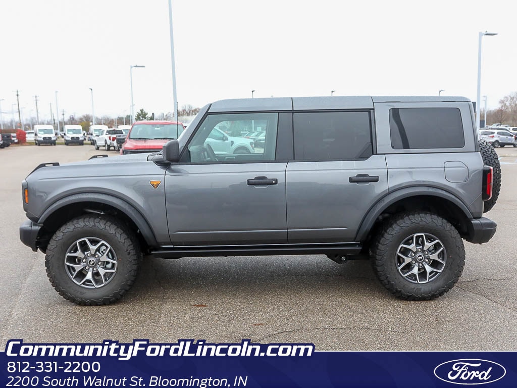 2025 Ford Bronco Badlands photo 2