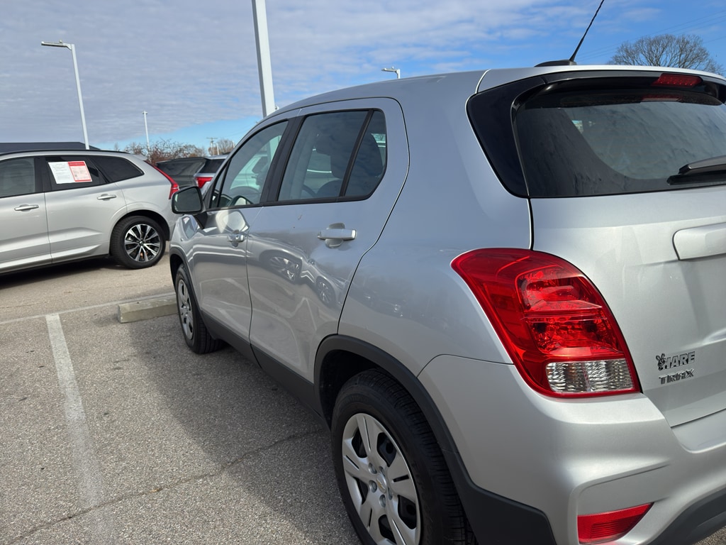 Used 2017 Chevrolet Trax LS Sport Utility