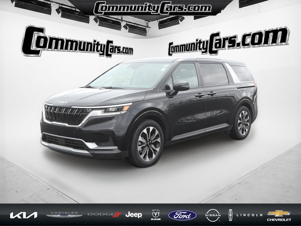 2024 Kia Carnival EX's photo