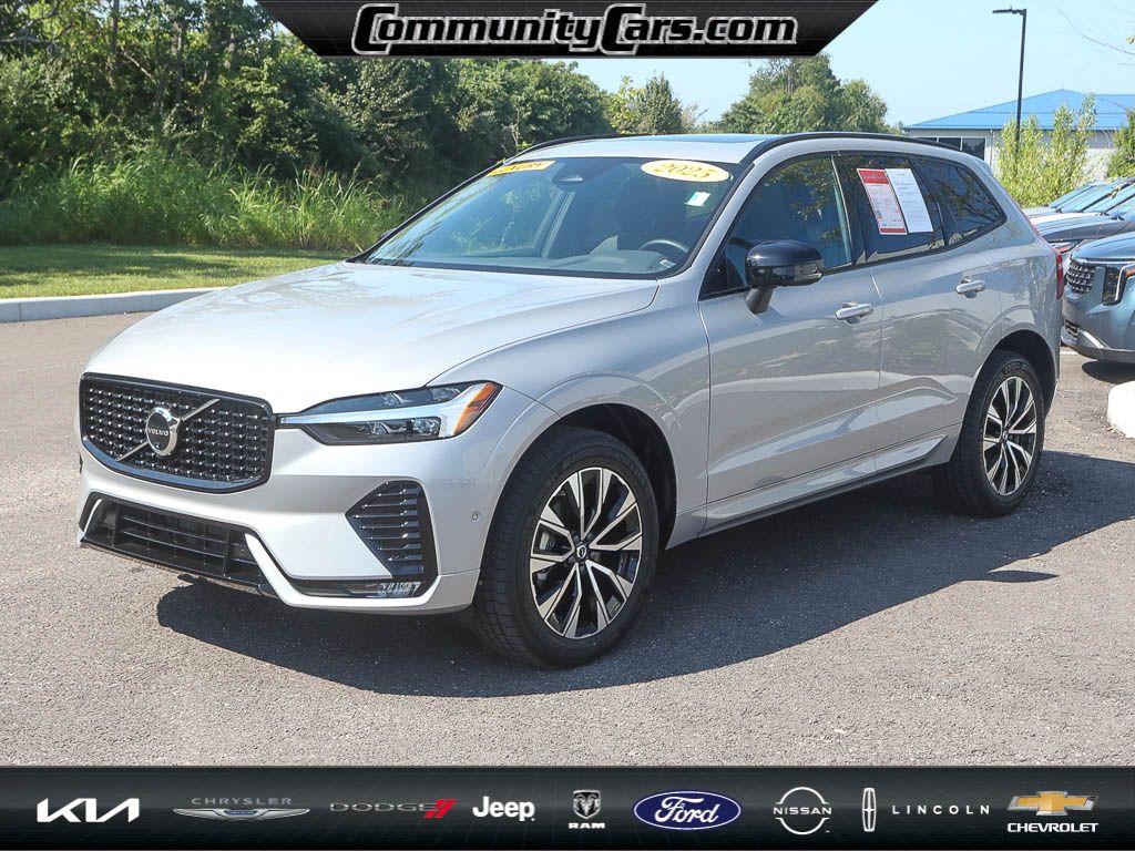 2025 Volvo XC60 B5 Plus photo 2