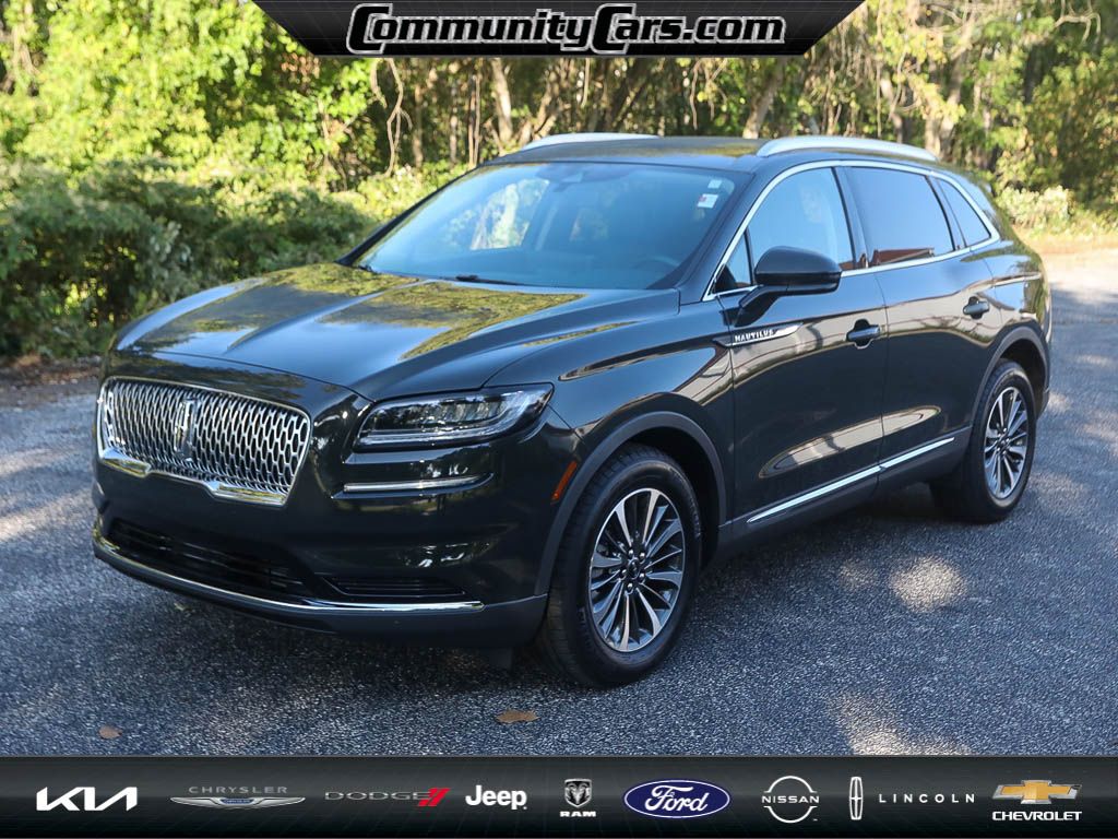 2023 Lincoln Nautilus Standard photo 2
