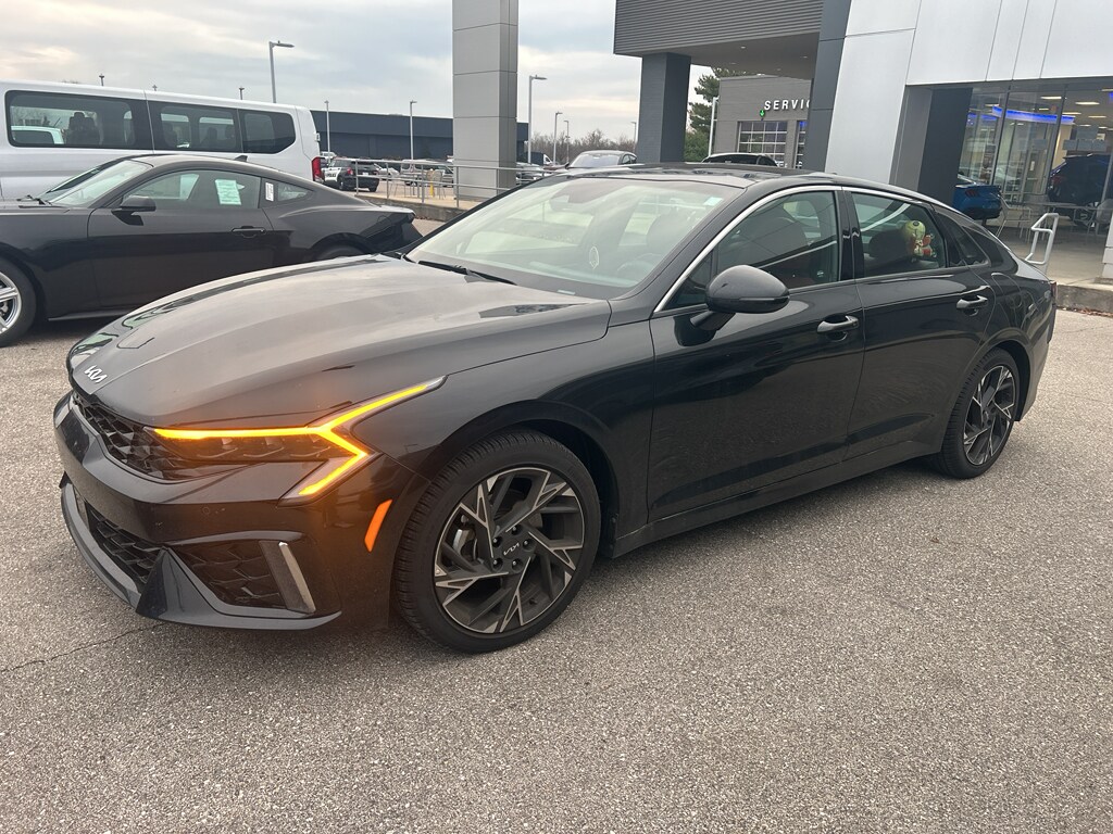 2025 Kia K5 GT-Line photo 3