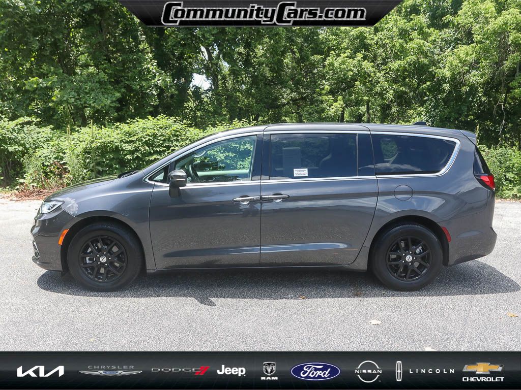Used 2023 Chrysler Pacifica Touring L with VIN 2C4RC1BG4PR560344 for sale in Bloomington, IN