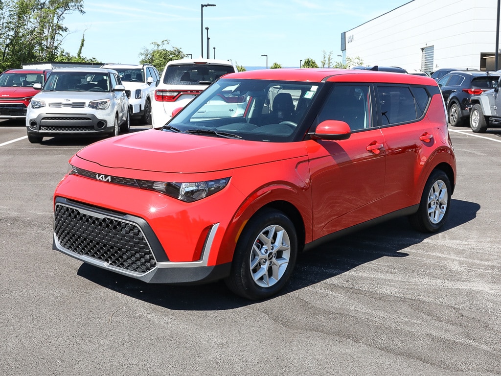 2024 Kia Soul 2.0L S IVT's photo