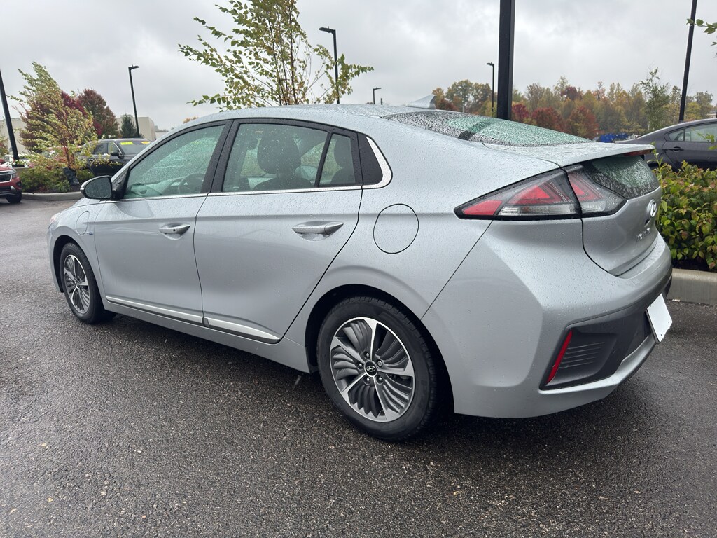 Used 2020 Hyundai IONIQ Plug-In Hybrid SEL Hatchback