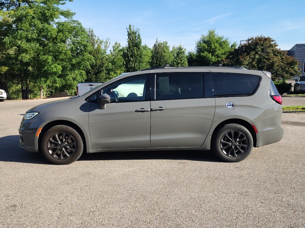 Used 2021 Chrysler Pacifica Touring L Passenger Van