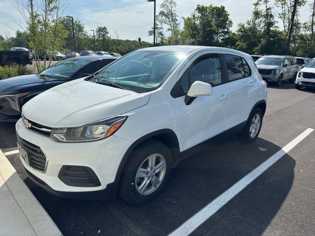 2020 Chevrolet Trax LS AWD's photo