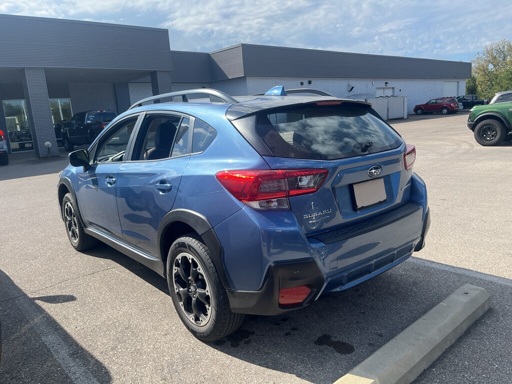 2021 Subaru Crosstrek Premium photo 2
