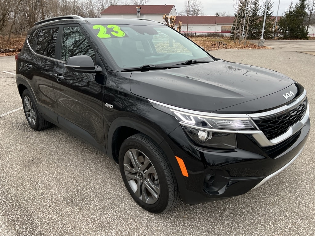 2023 Kia Seltos S's photo