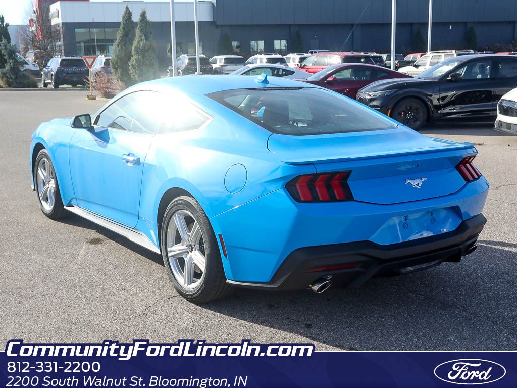 2026 Ford Mustang EcoBoost Premium photo 4