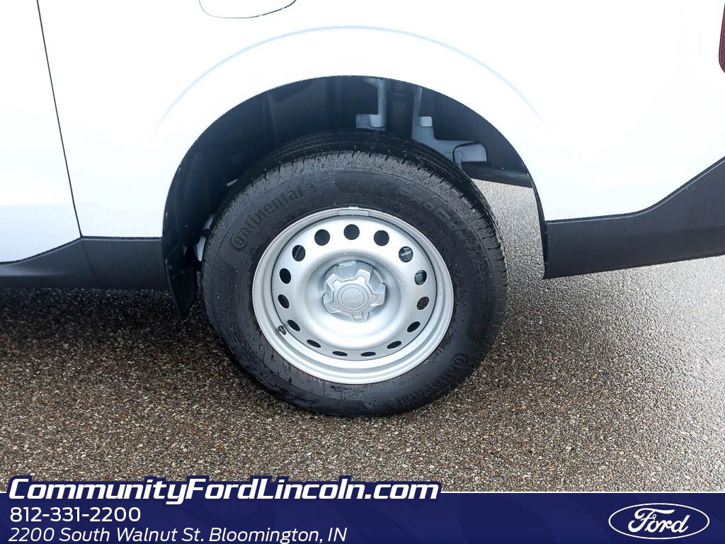2025 Ford Maverick XL photo 2