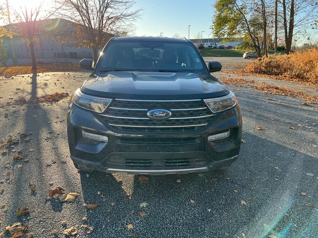 2022 Ford Explorer XLT photo 2