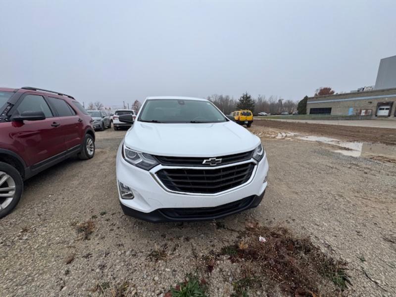 2021 Chevrolet Equinox LS photo 3