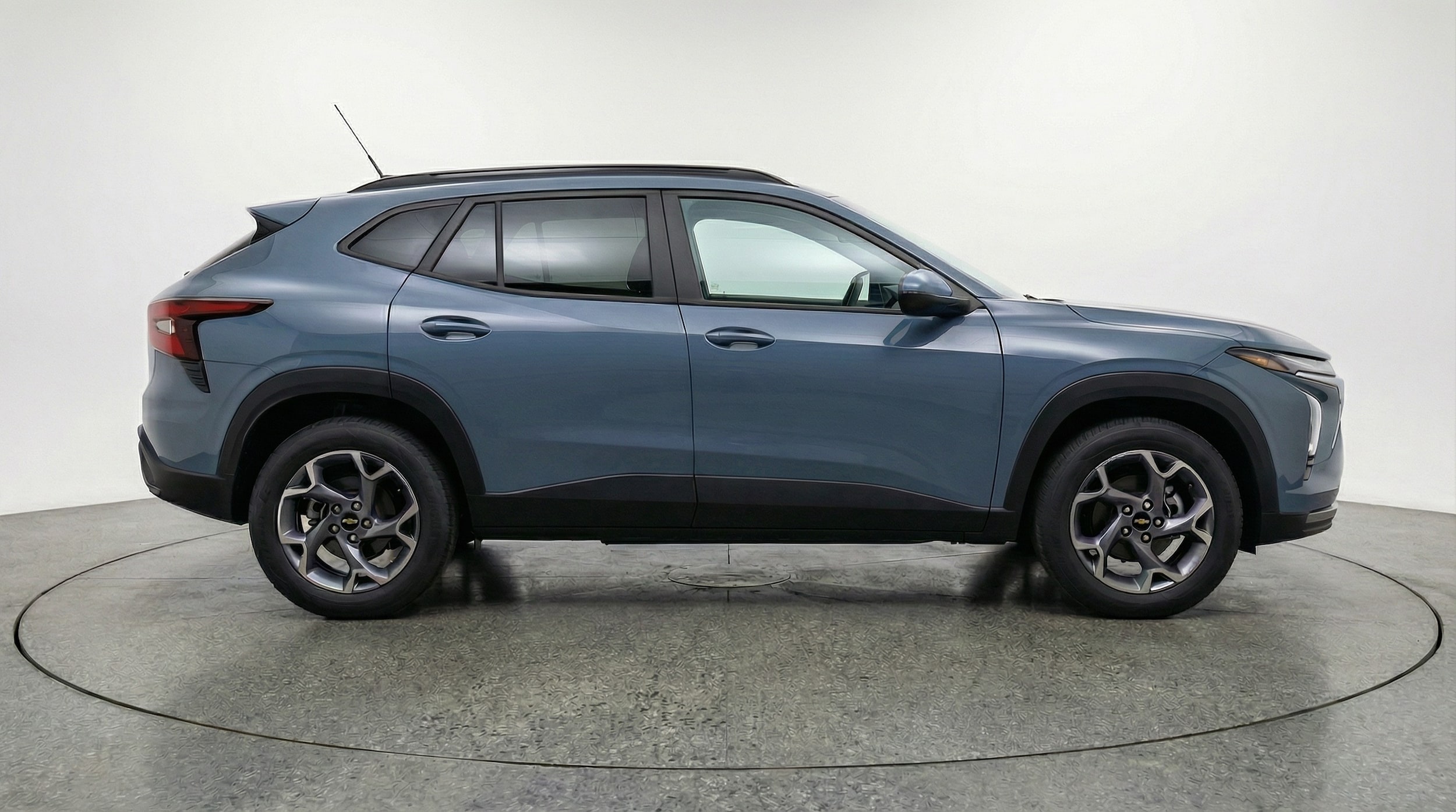 Thumbnail: 2025 Chevrolet Trax - 8