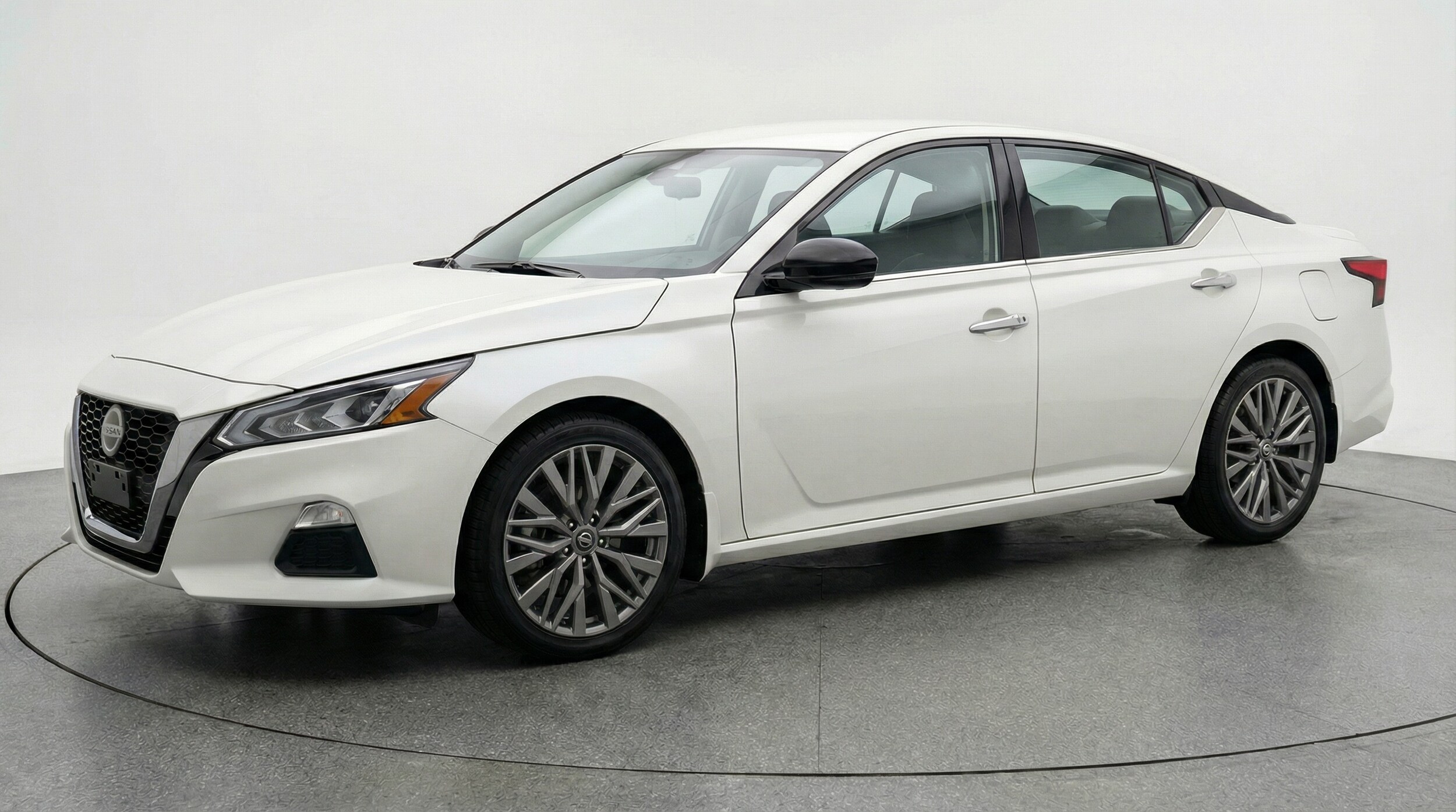 Thumbnail: 2025 Nissan Altima - 3