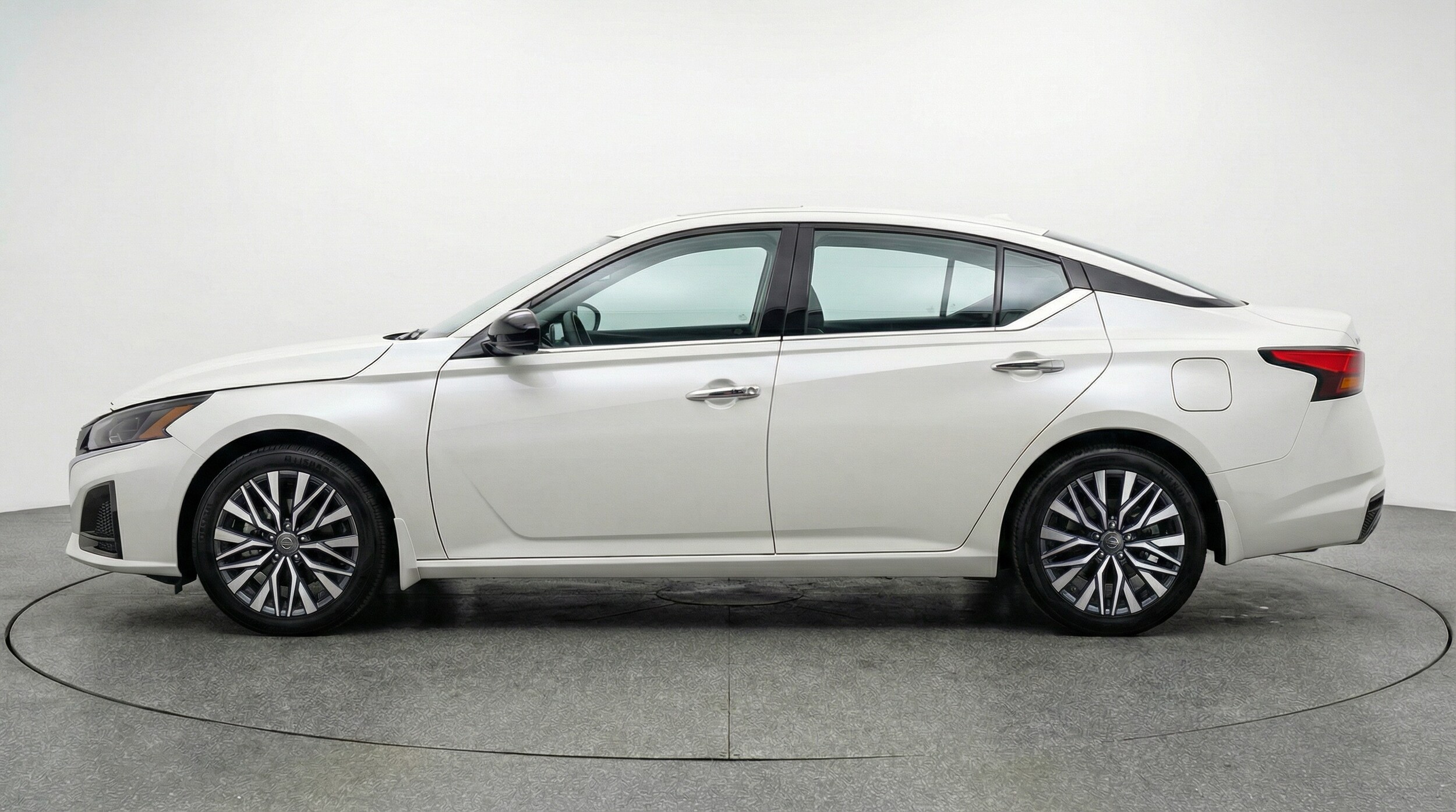 Thumbnail: 2025 Nissan Altima - 4