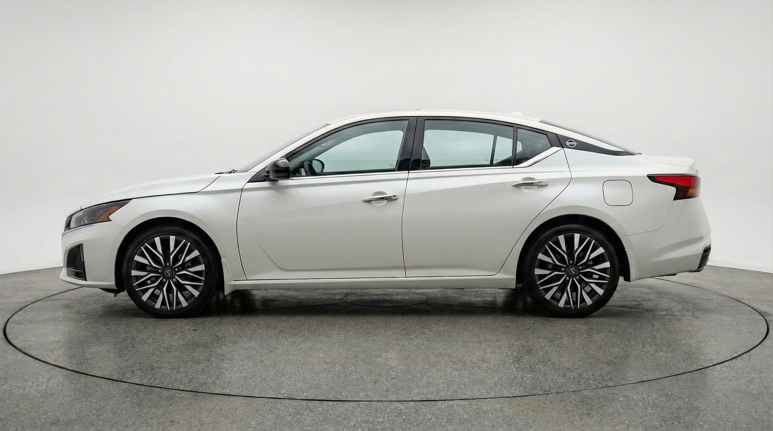 Thumbnail: 2025 Nissan Altima - 4