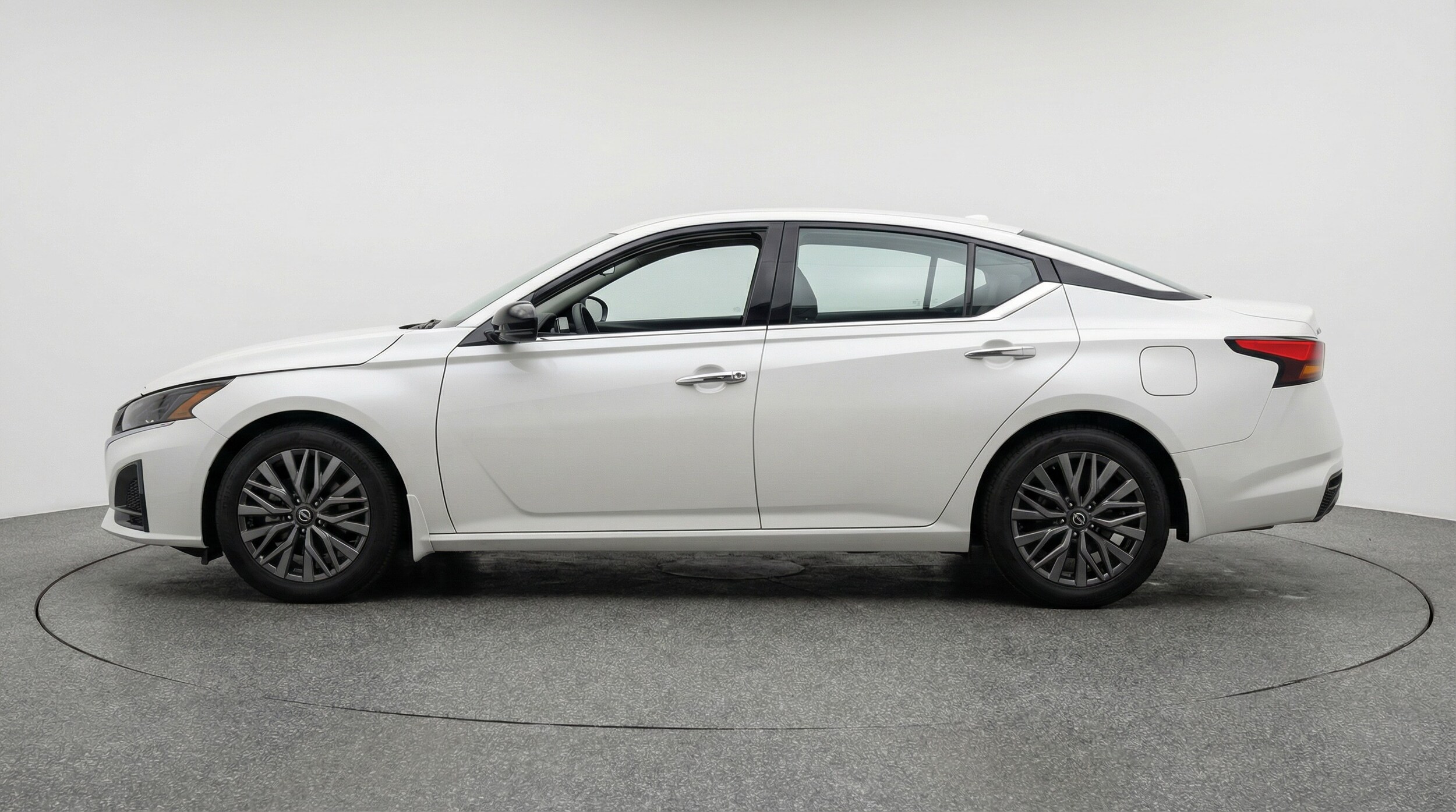 Thumbnail: 2025 Nissan Altima - 4