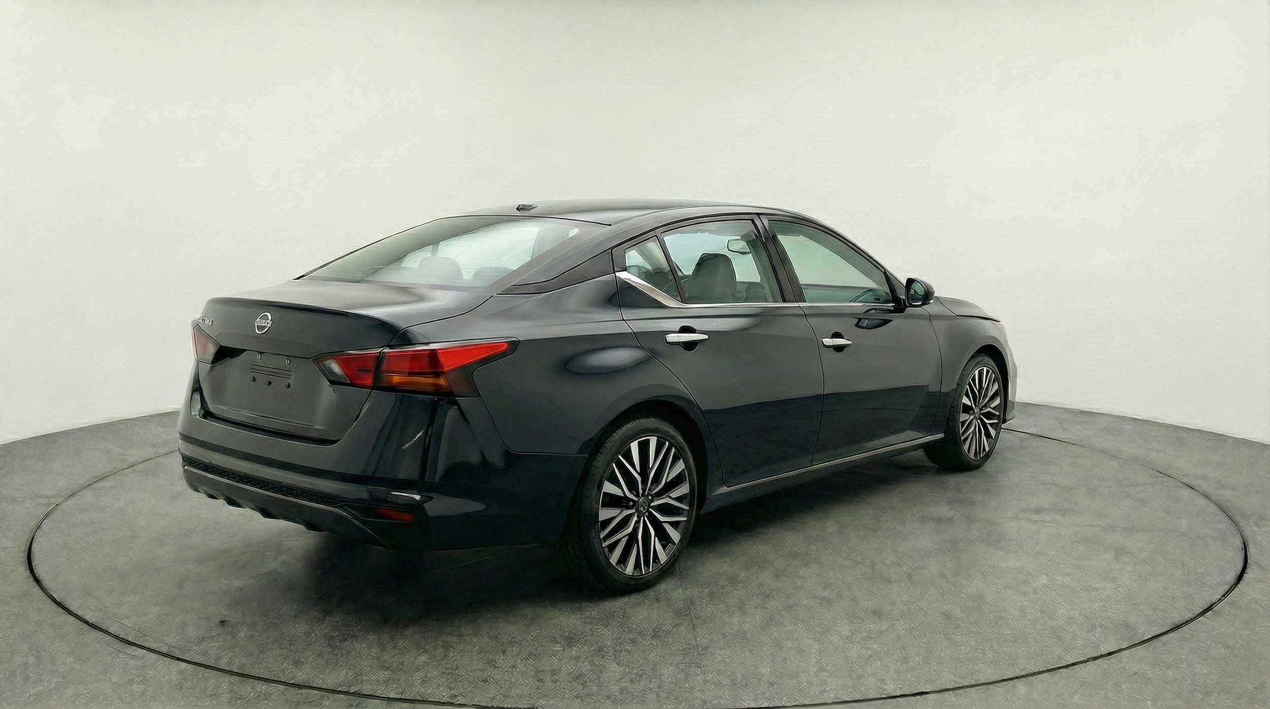 Thumbnail: 2025 Nissan Altima - 9