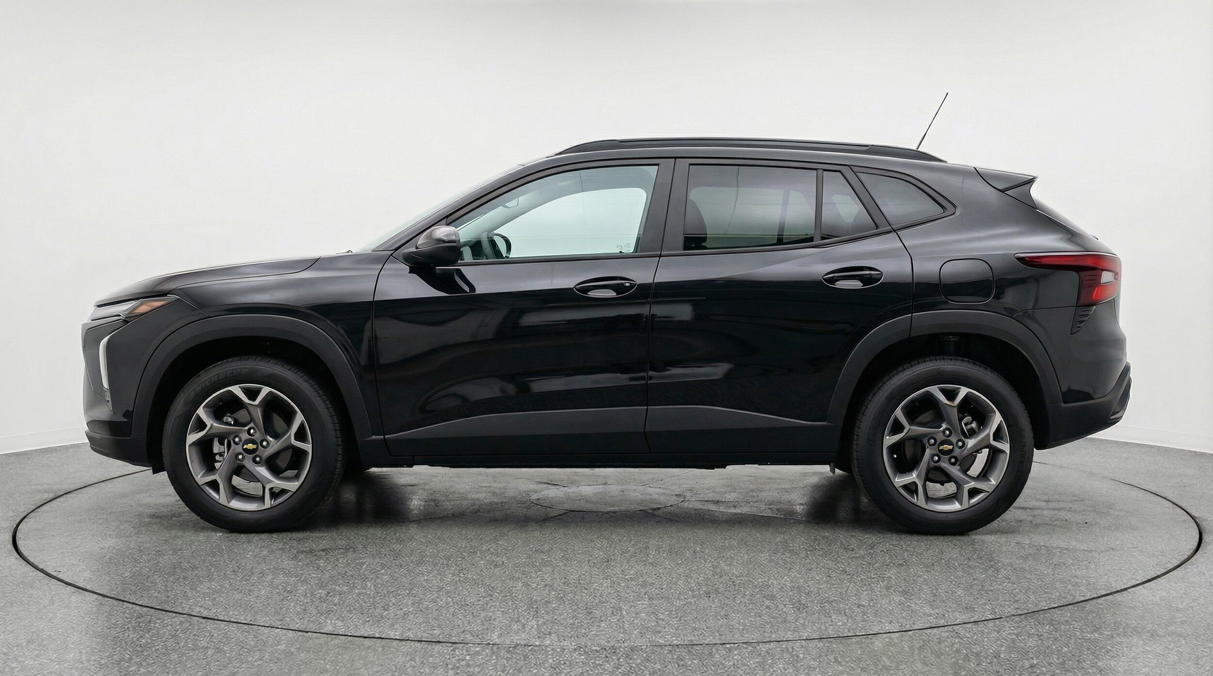 Thumbnail: 2025 Chevrolet Trax - 4