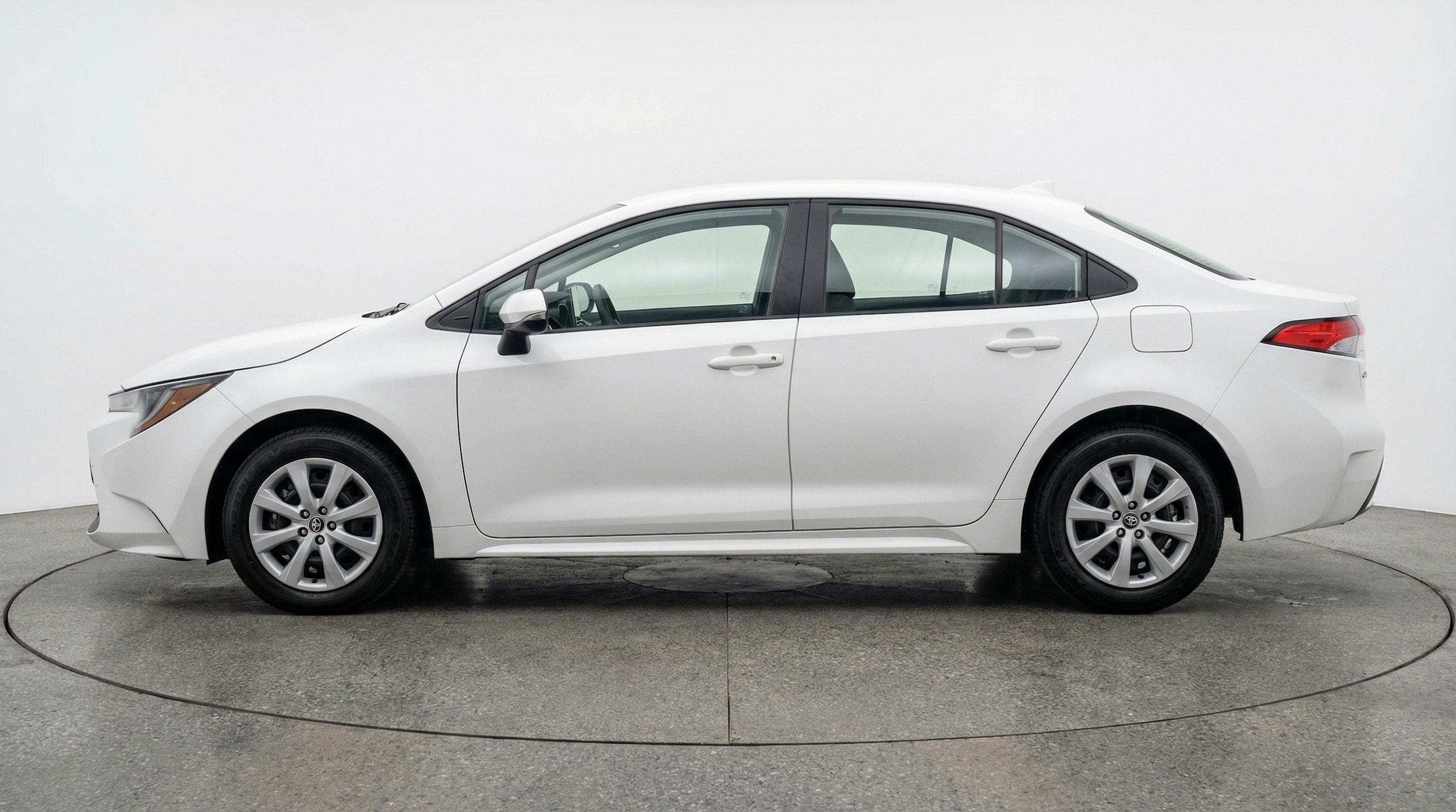 Thumbnail: 2025 Toyota Corolla - 4