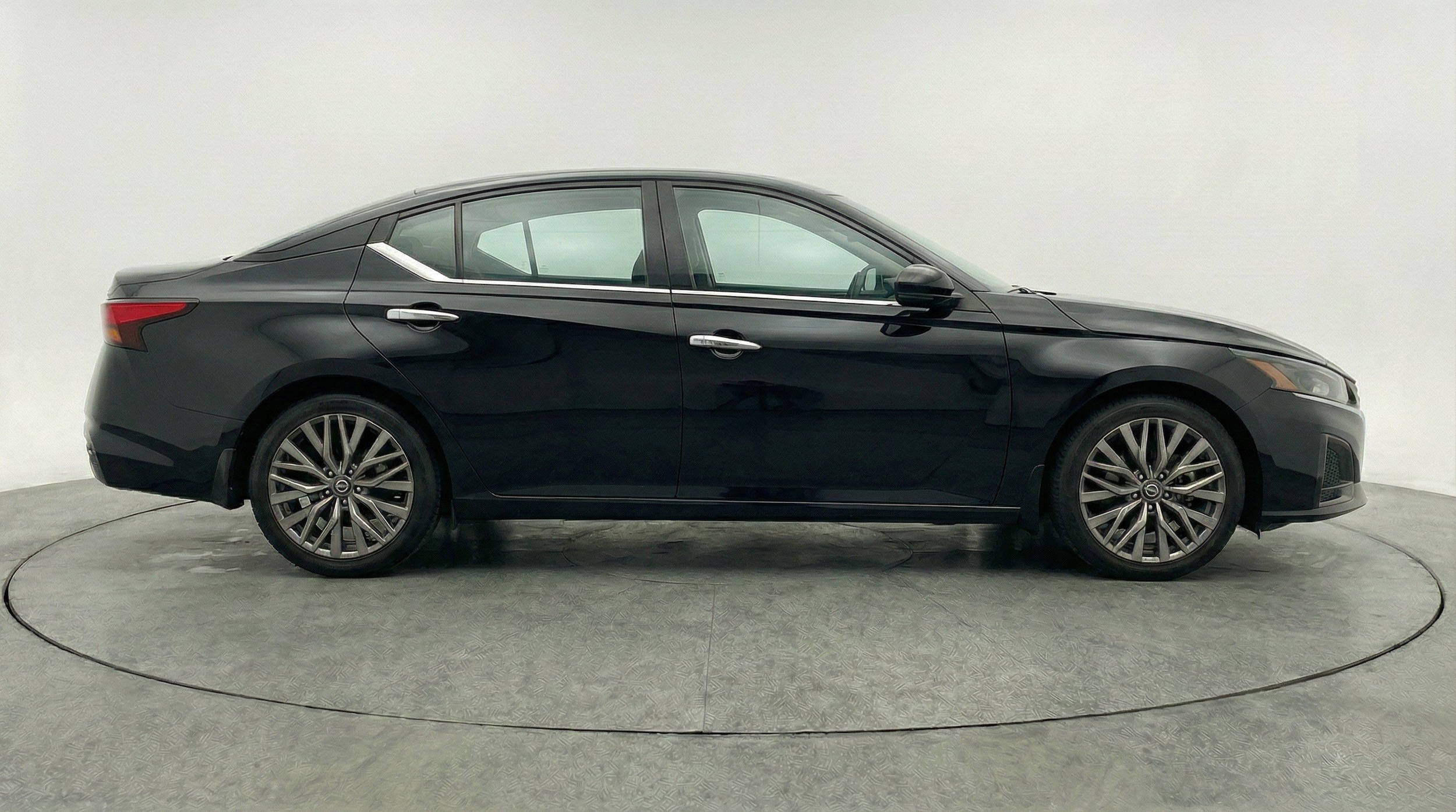 Thumbnail: 2025 Nissan Altima - 10
