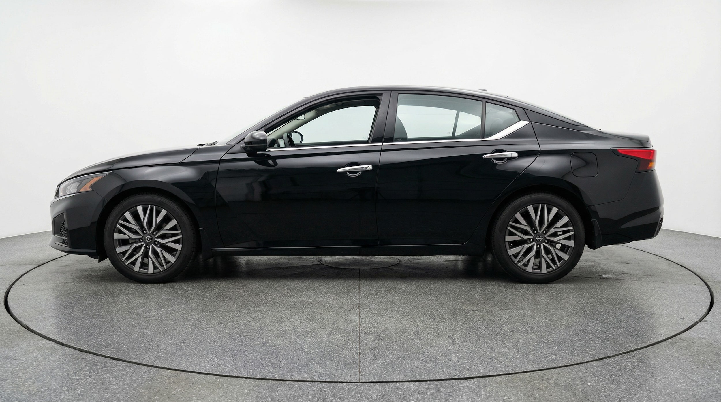 Thumbnail: 2025 Nissan Altima - 4