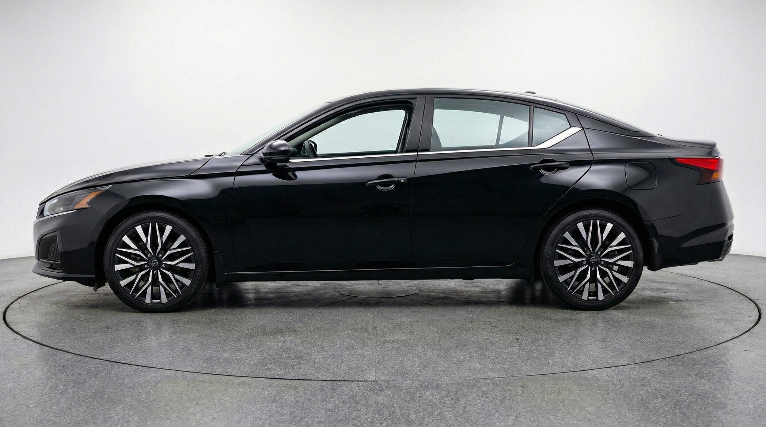 Thumbnail: 2025 Nissan Altima - 4