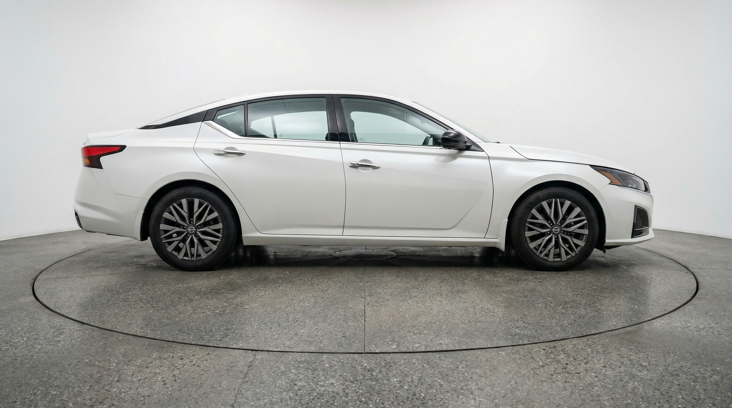 Thumbnail: 2025 Nissan Altima - 8