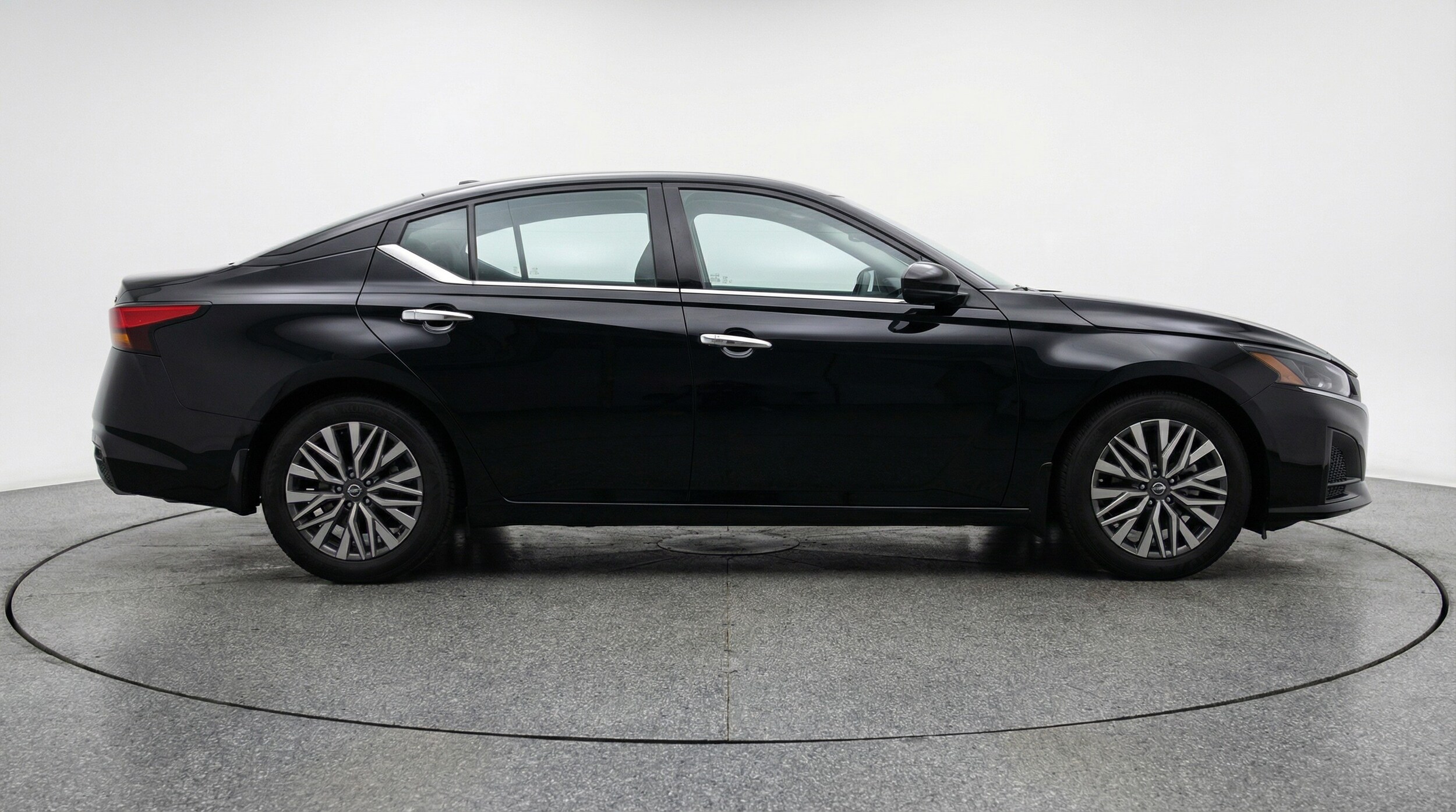 Thumbnail: 2025 Nissan Altima - 8