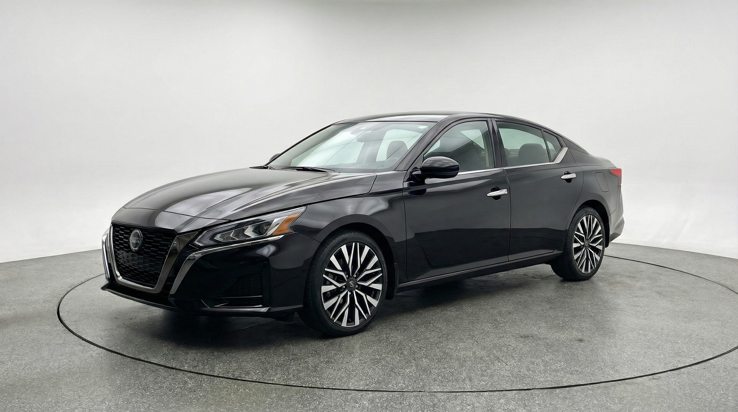 Thumbnail: 2025 Nissan Altima - 3