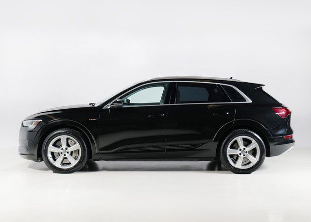 Used 2019 Audi e-tron Prestige with VIN WA1VAAGE4KB010364 for sale in Louisville, KY