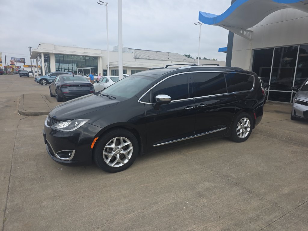 Used 2020 Chrysler Pacifica Limited with VIN 2C4RC1GG2LR150676 for sale in Paducah, KY