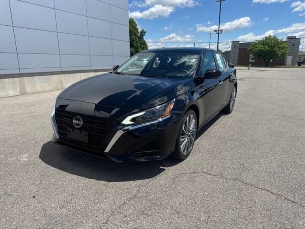 Used 2024 Nissan Altima 2.5 SL Sedan