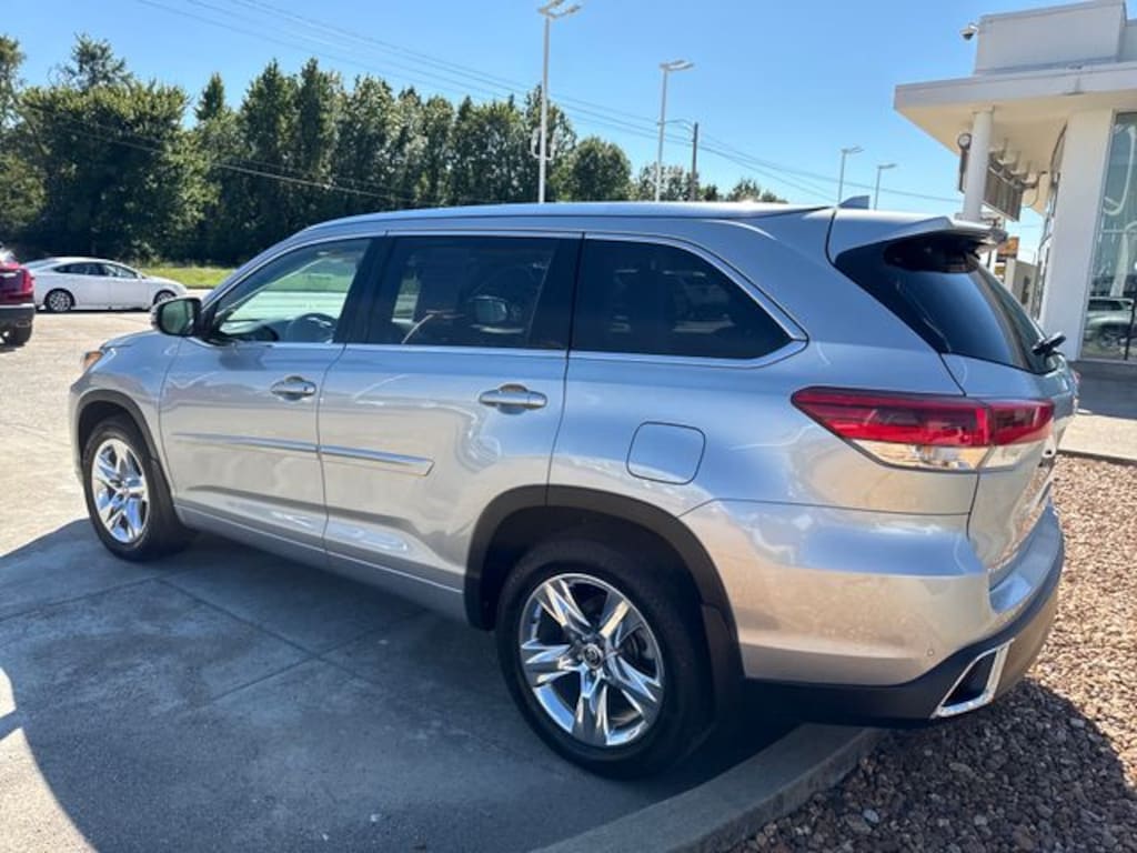 Used 2019 Toyota Highlander Limited V6 SUV