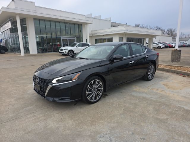 2024 Nissan Altima SL's photo