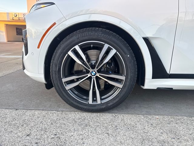 2026 BMW X7 40i - Photo 26