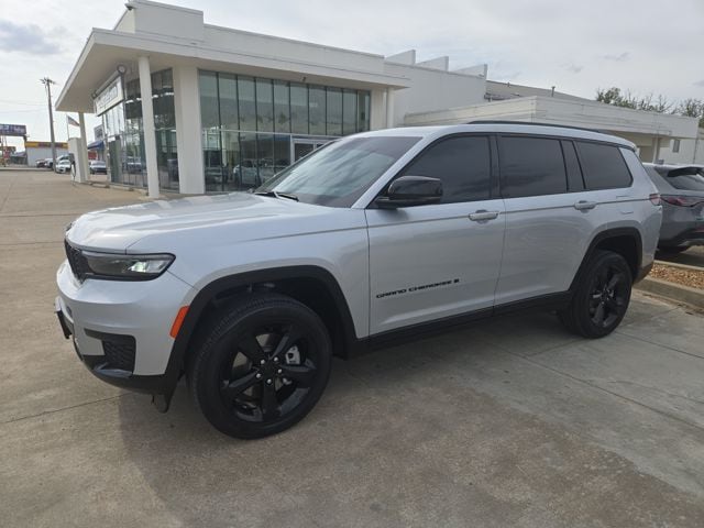 2024 Jeep Grand Cherokee L Altitude X 4x4's photo