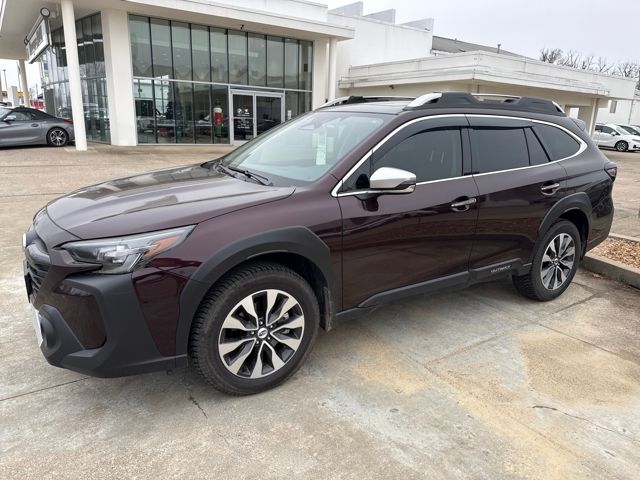 2025 Subaru Outback Touring's photo