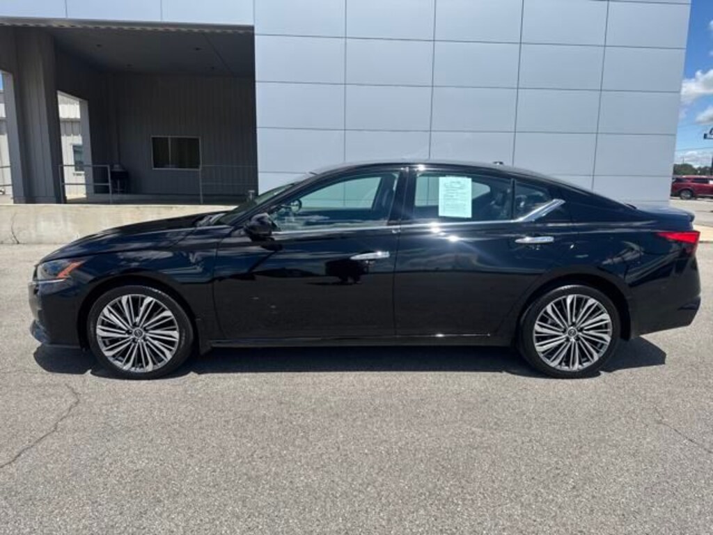 Used 2024 Nissan Altima 2.5 SL Sedan